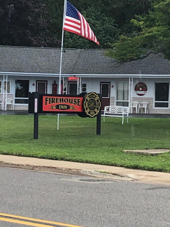 Firehouse Inn Saint Ignace Esterno foto