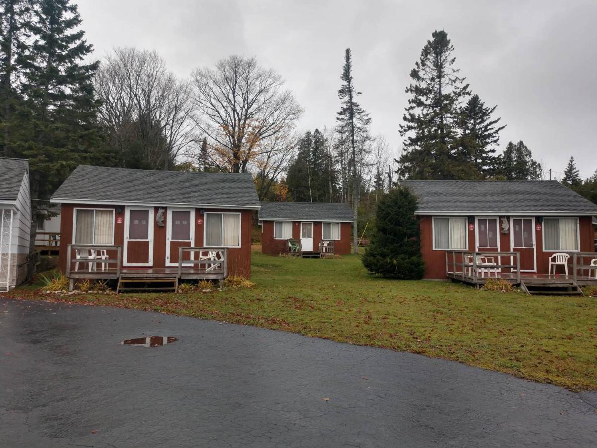 Firehouse Inn Saint Ignace Esterno foto