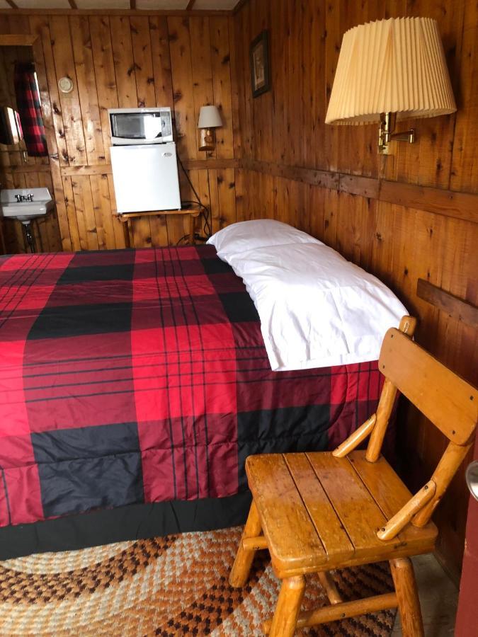 Firehouse Inn Saint Ignace Esterno foto