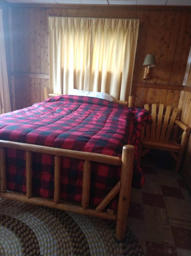 Firehouse Inn Saint Ignace Esterno foto