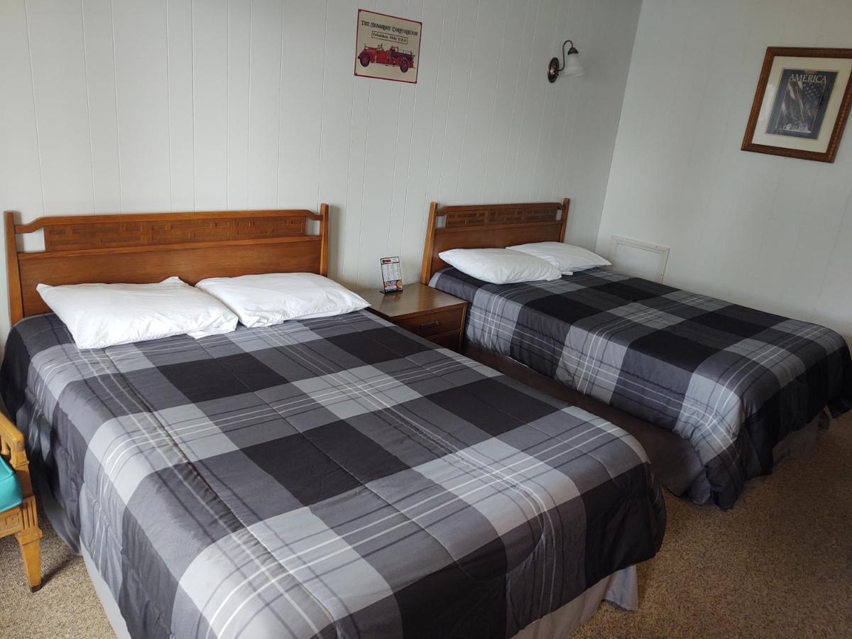 Firehouse Inn Saint Ignace Esterno foto