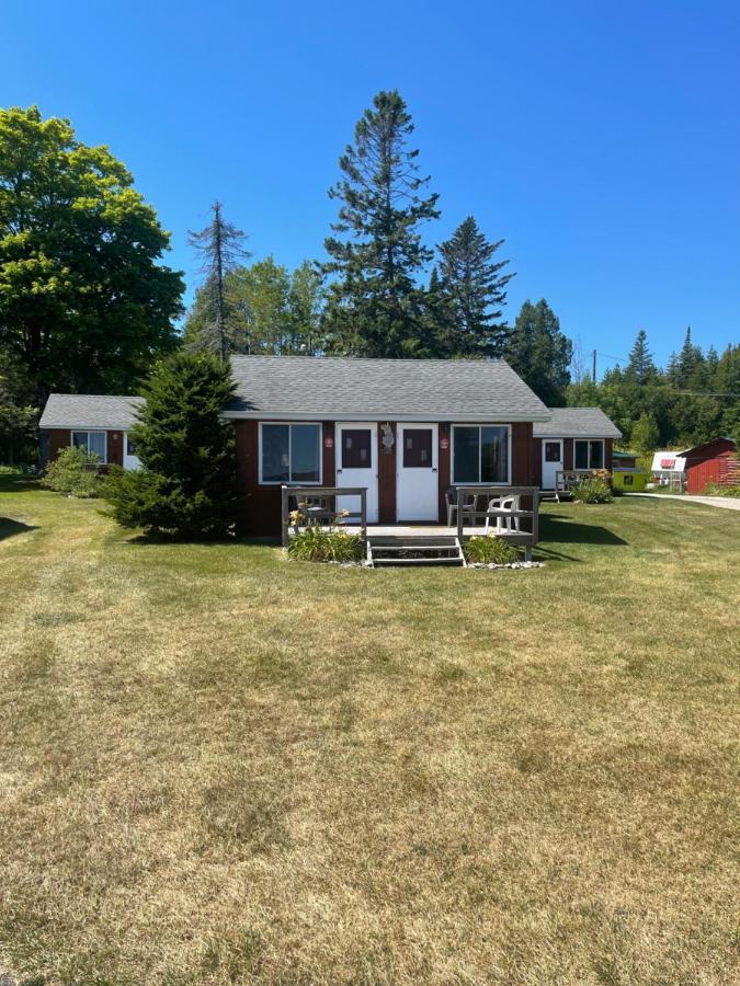 Firehouse Inn Saint Ignace Esterno foto