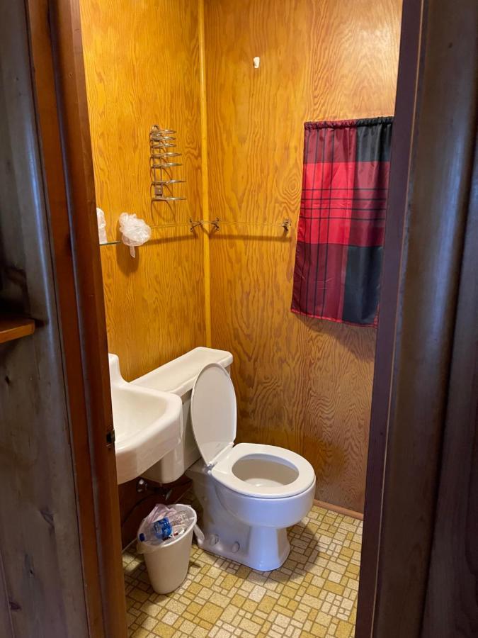 Firehouse Inn Saint Ignace Esterno foto